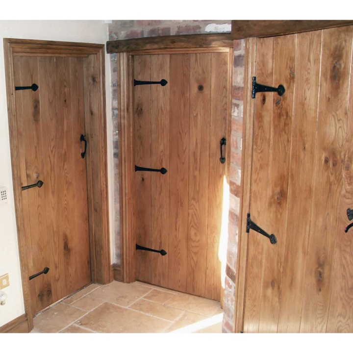 Solid White Rustic Oak Ledged Internal Door 1981 x 610mm (6'6" x 2'0")