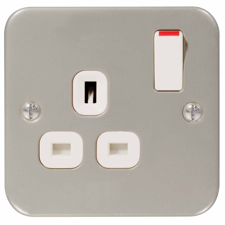 BG Metal Clad 1 Gang 13 Amp Switched Socket