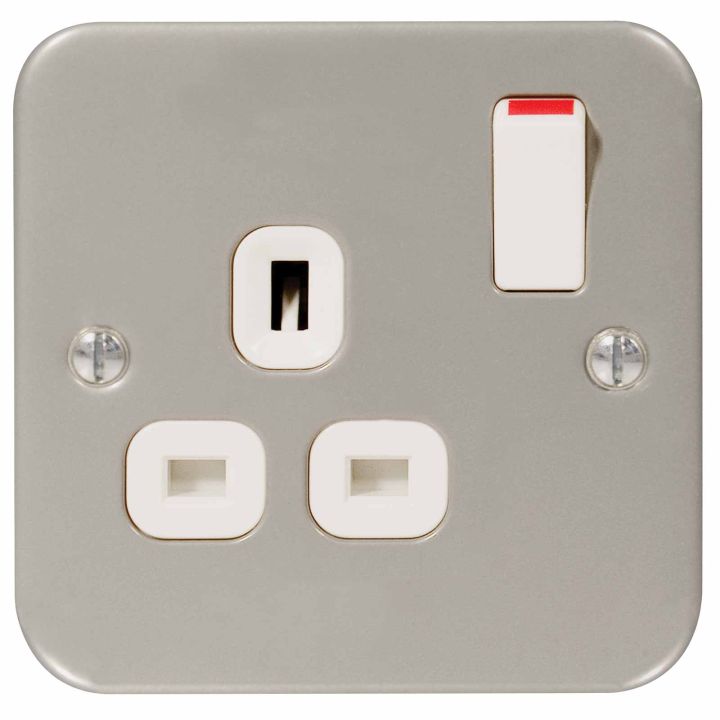 BG Metal Clad 1 Gang 13 Amp Switched Socket