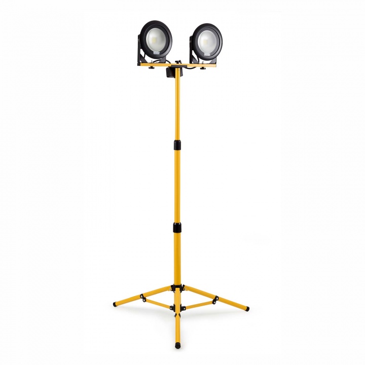 Defender Twin Head Tripod Worklight 2400 Lumen 110V