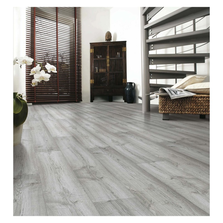 Krono Eurohome Dartmoor Oak 12mm Laminate Flooring 1.51m² Selco Selco