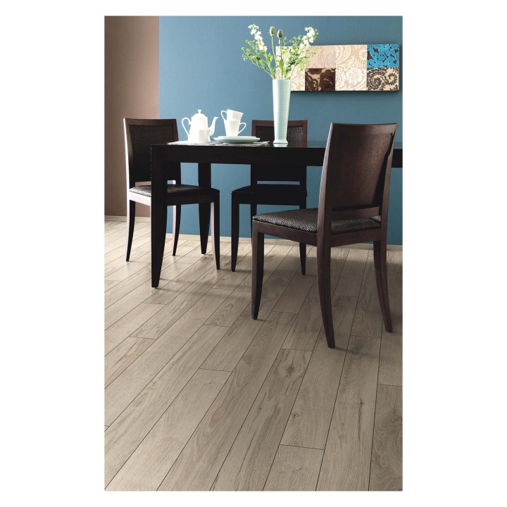 Krono 8mm V Groove Longbow Oak Laminate Flooring covers 2.22m² Selco