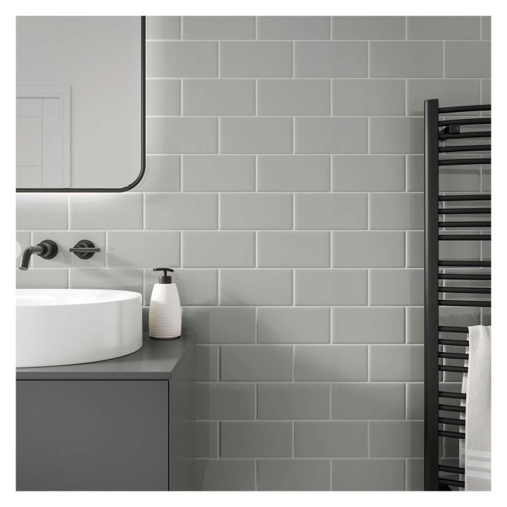 Liso Gloss Arctic Grey Ceramic Wall Tile 100 x 200mm
