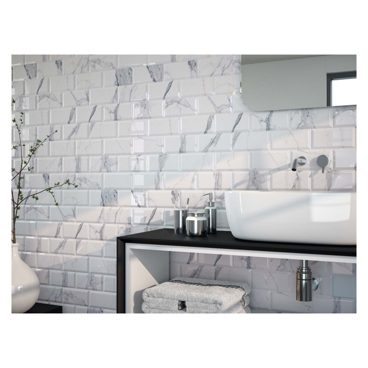 Metro Gloss Calacatta Ceramic Wall Tile 100 x 200mm | Selco