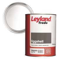 Leyland Trade Eggshell Magnolia