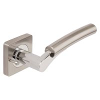 Ultimo Privacy Latch Door Lever Pack On Round Rose Polished Chrome / Satin Nickel